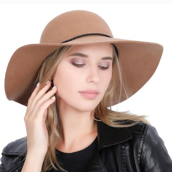 100% Wool Women's Wide Floppy Brim Hat. - Picture 1 of 7